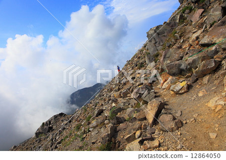 登山 登山 12864050