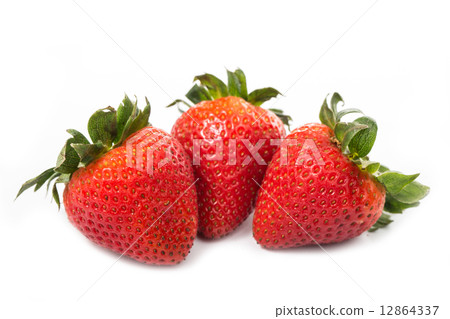 Strawberries berry isolated 12864337