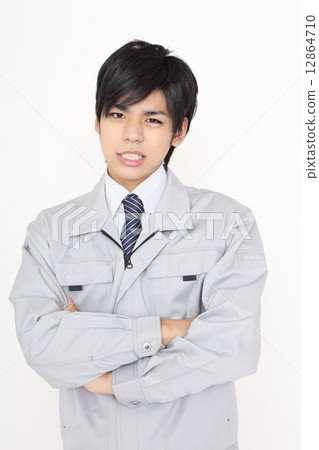 男人穿著麻煩的工作服 男人穿著麻煩的工作服 12864710