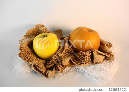 With no apples With no apples 12865322