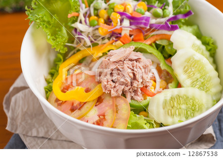Salad 12867538
