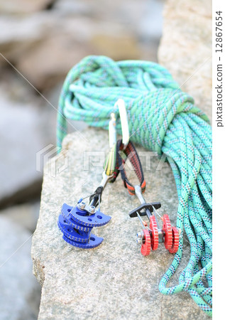 climbing rope and cams climbing rope and cams 12867654