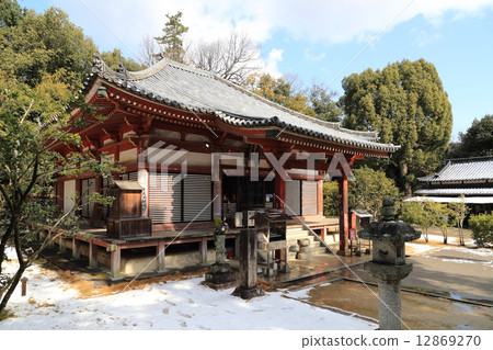 冬季四國佛第69號佛教寺院“Kanonji”正殿 12869270