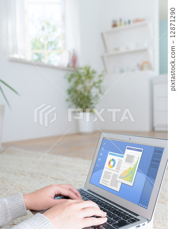 個人電腦和女性 12871290