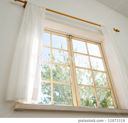 A window A window 12871319
