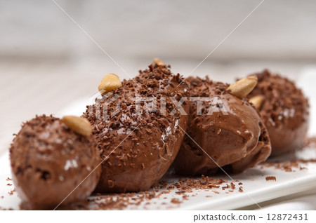 chocolate mousse quenelle dessert chocolate mousse quenelle dessert 12872431