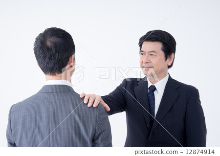 中間的商人 12874914