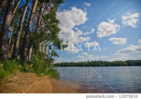 Beach on the lake 12875610