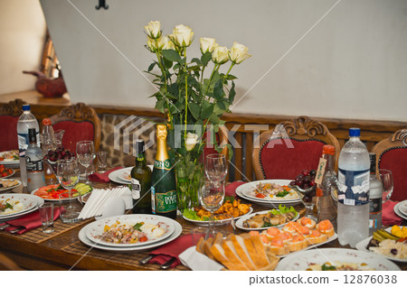 Festive table. 12876038