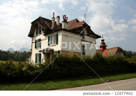 House House 12877402