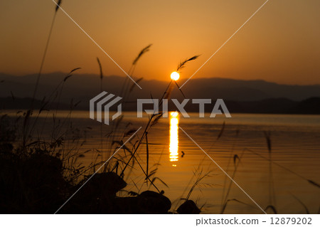 Gosho湖的日落 12879202