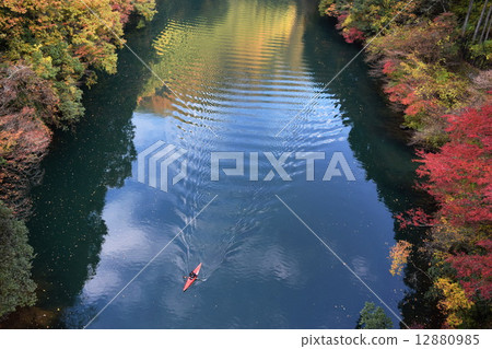 獨木舟漣漪 獨木舟漣漪 12880985
