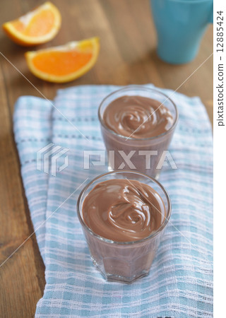 Chocolate pudding 12885424