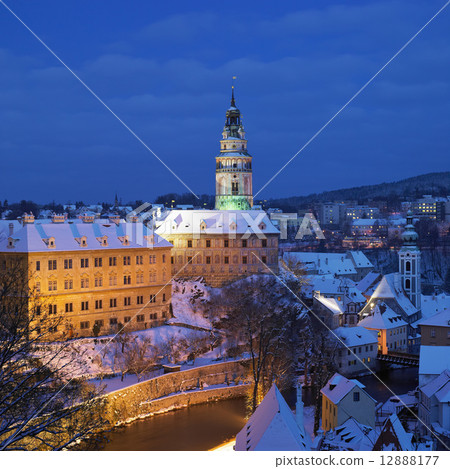Cesky Krumlov in winter, Czech Republic 12888177