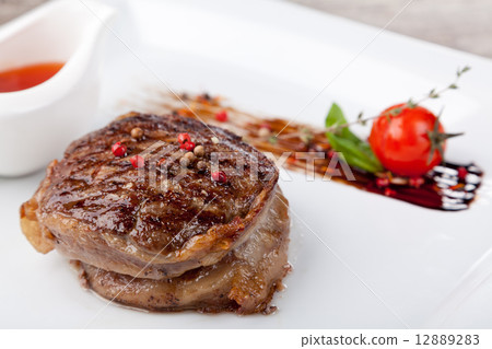 grilled pork medallions 12889283