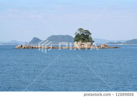 Saikai National Park Kujuku Island blue sea and blue sky 12889888