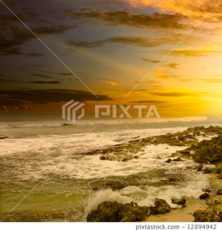 Fantastic sunset on the ocean 12894942