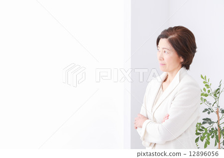 Worried business woman 12896056