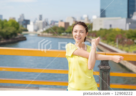 Women who play sports Women who play sports 12908222