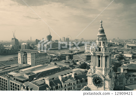 London rooftop view 12909421
