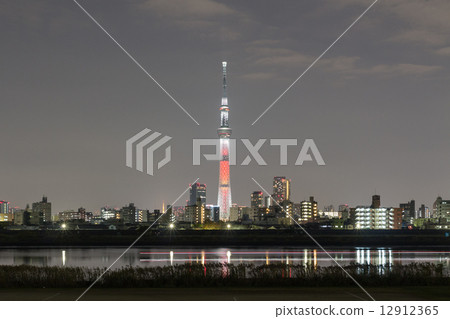 東京天空樹聖誕節特別寫作:蠟燭樹和荒川 東京天空樹聖誕節特別寫作:蠟燭樹和荒川 12912365