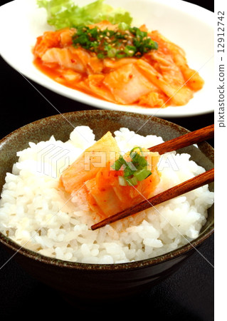 泡菜米白色背景 12912742