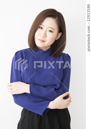 Portrait young lady 12913586