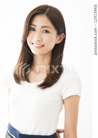 Portrait young lady 12913668