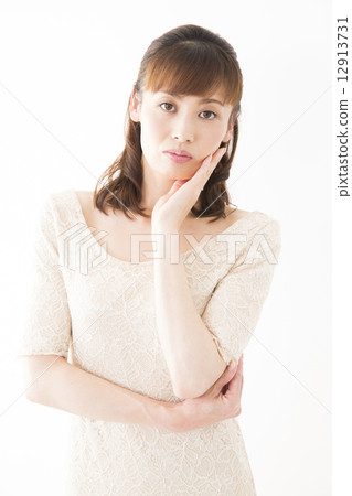Portrait middle women Portrait middle women 12913731