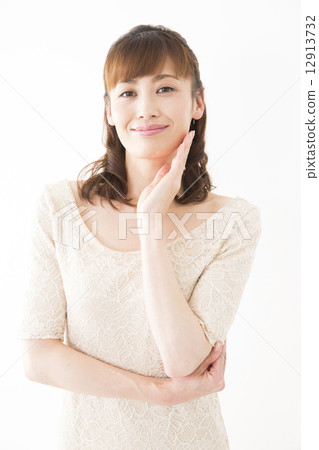 Portrait middle women Portrait middle women 12913732