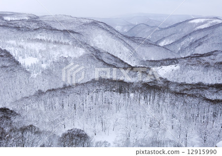 Castle ware of winter mountain Castle ware of winter mountain 12915990