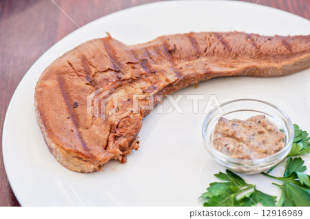 Boiled beef tongue 12916989