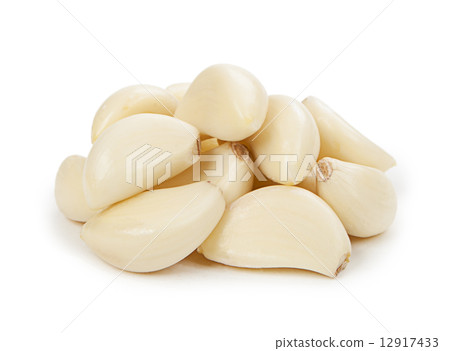 Garlic isolated on white background 12917433