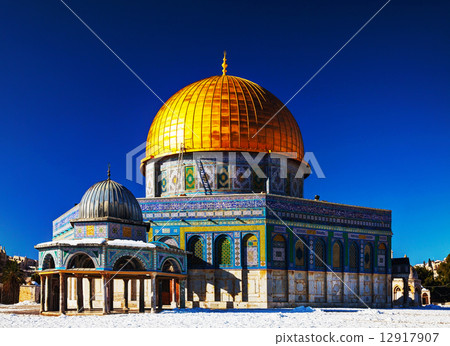 Dome of the Rock mosque in Jerusalem 12917907