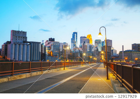 Downtown Minneapolis, Minnesota at night time 12917929