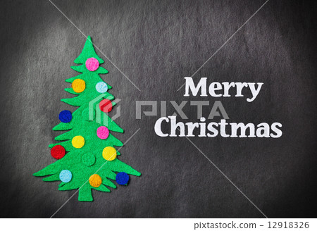 Christmas tree with toys made of felt Christmas tree with toys made of felt 12918326