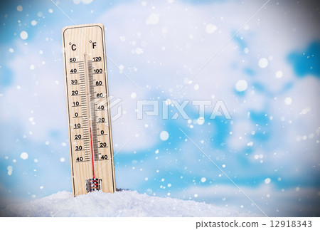 Thermometer in snow 12918343