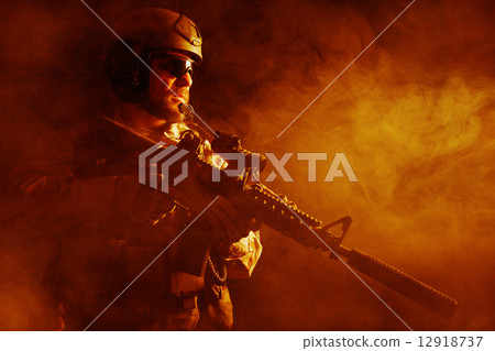 Bearded special forces soldier Bearded special forces soldier 12918737