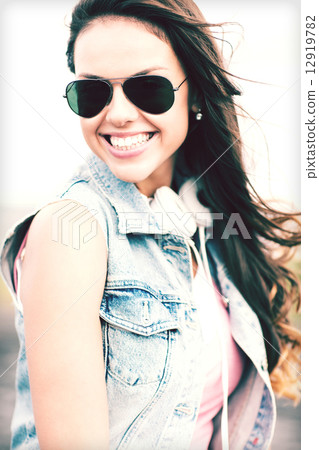 teenage girl outside 12919782