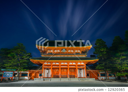 平安神宮靖山青山門夜景 12920365