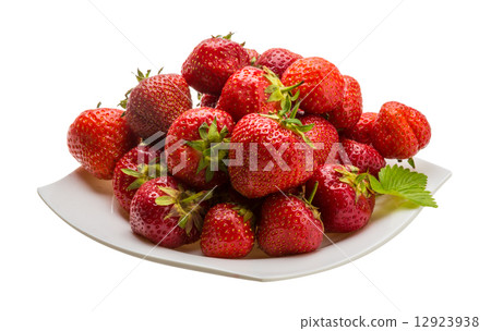 Strawberry in the bowl Strawberry in the bowl 12923938