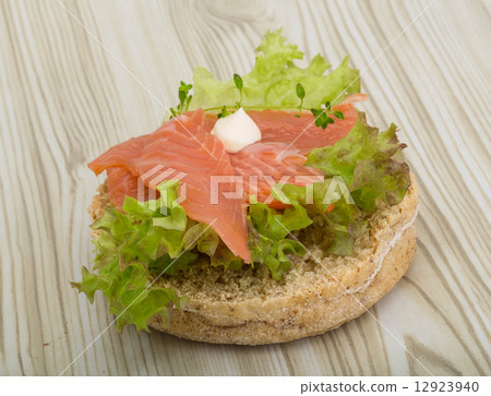Salmon sandwich with thyme Salmon sandwich with thyme 12923940