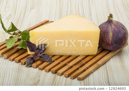 Parmesan cheese 12924693