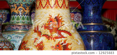 Traditional Chinese vases at a Chinese market Traditional Chinese vases at a Chinese market 12925883