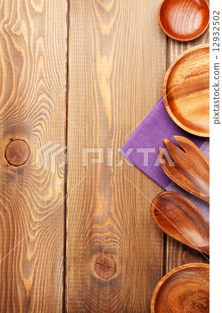 Wood kitchen utensils 12932502