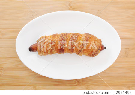 Frank roll pan table on the plate 12935495