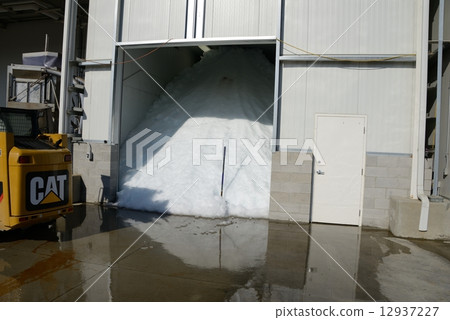 American Factory American Factory 12937227