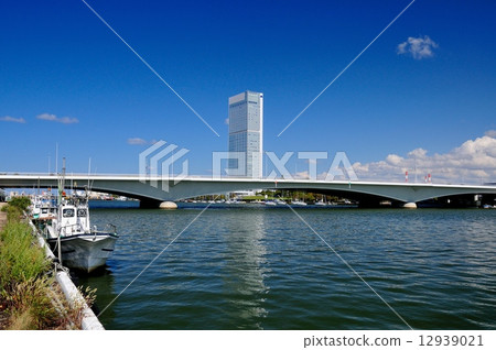 Shinano River and Yanji Bridge Shinano River and Yanji Bridge 12939021