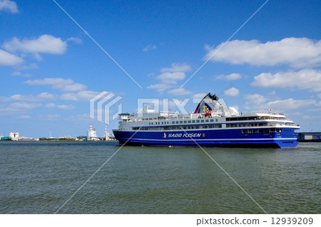 Sado Kisen's entrance to the port Sado Kisen's entrance to the port 12939209