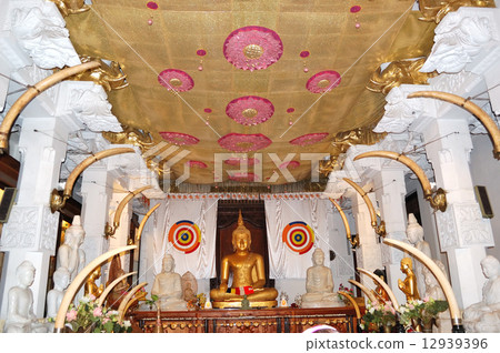The interior of Temple of the Lord Buddha Tooth Relic. Kandy, S The interior of Temple of the Lord Buddha Tooth Relic. Kandy, S 12939396